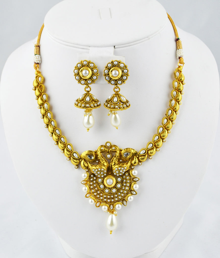 Pearl And Gold Necklace set