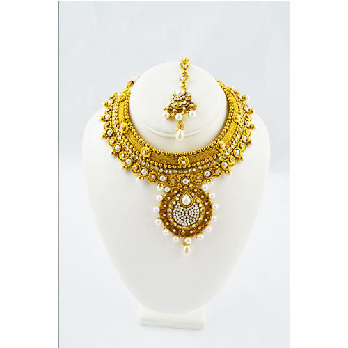 Gold Pated Set with Pearl (4 Peices)