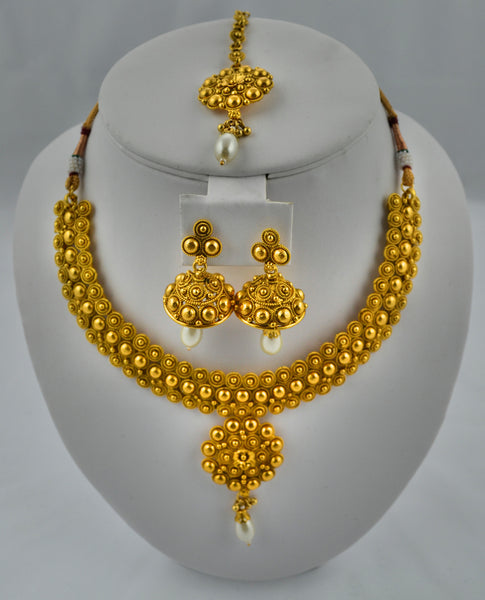 Gold Chocker (4 pieces)