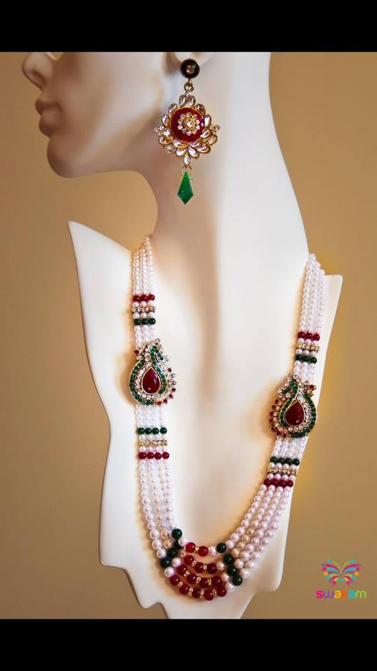 White / Green / Red Perl Necklace