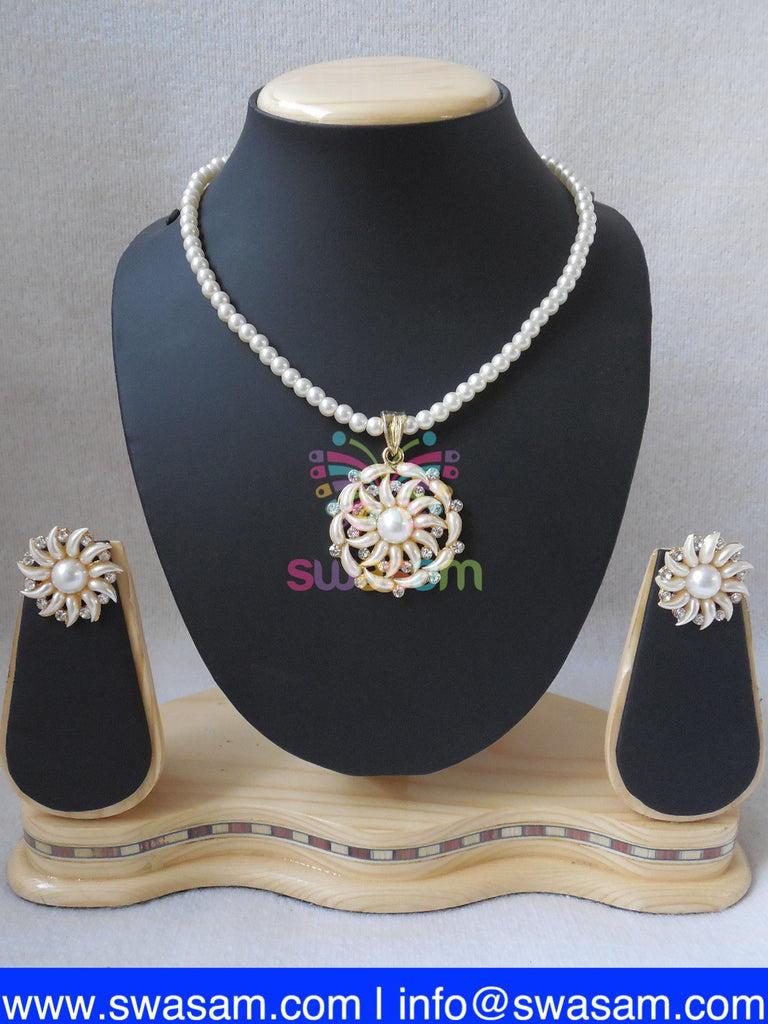 Pearl Pendant Set